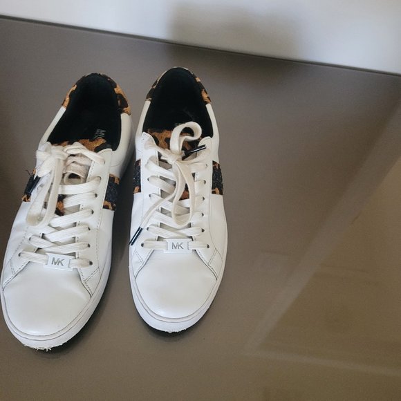 Michael Kors woman 7.5 sneakers - Picture 2 of 14